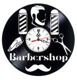 Ceas de perete decorativ din disc de vinil, Model Barbershop cu Frizer, Foarfecă și Mașină de Tuns, Negru, 30 cm