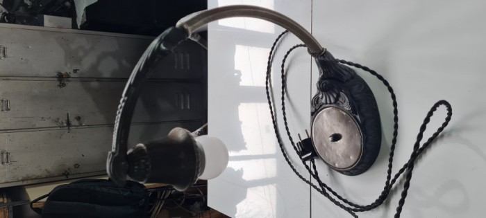 Veioza veche din metal