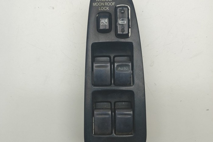 Buton geam ușă dreapta față TOYOTA PREVIA _R3_ 2003 OEM: 84040-28011 29020356