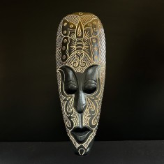 Mască decorativă din lemn gravată &ndash; Indonezia