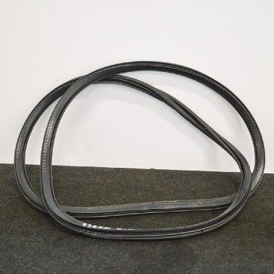 Garnitura ușă dreapta spate VOLVO XC90 II 2017 OEM: 31457674 | 3815417 foto