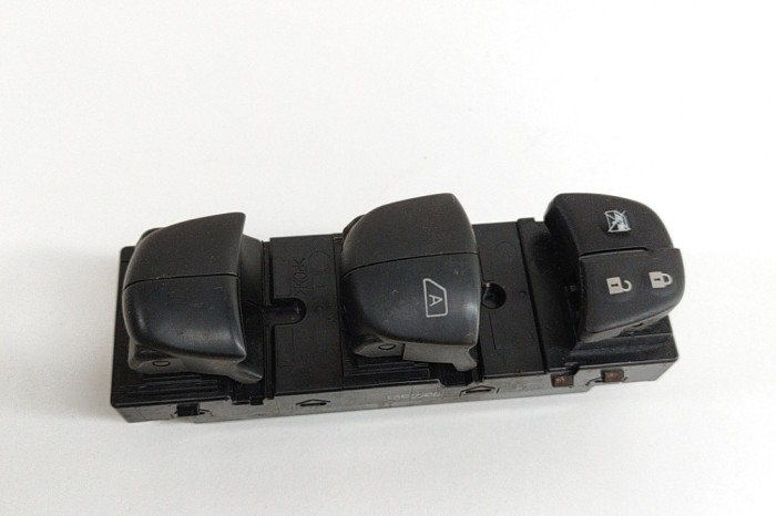 Buton geam ușă dreapta față NISSAN PULSAR Hatchback C13 2016 OEM: 25401-3ZP1A | 25389452