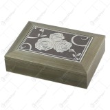 Caseta bijuterii din lemn cu placuta metalica gravata 18&times;13 CM Fluturasi/Margarete/Trandafiri