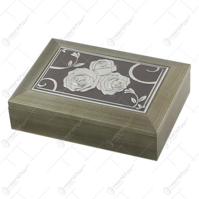Caseta bijuterii din lemn cu placuta metalica gravata 18&amp;times;13 CM Fluturasi/Margarete/Trandafiri foto