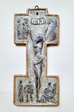 Crucifix din ceramica - interpretare artistica, sfarsitul anilor &#039;80