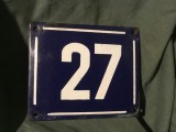 Numar vechi din tabla emailata pentru casa nr 27 !
