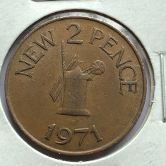 p582 Guernsey 2 new pence 1971 foto