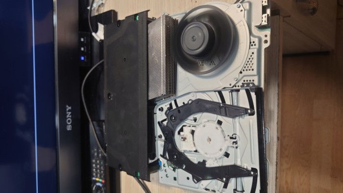 PS4 Pro perfect funcțional