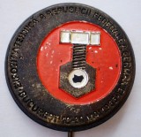 I.212 INSIGNA STICKPIN ROMANIA EXPOZITIA TEHNICA A GERMANIEI BUCURESTI 1965 30mm, Romania de la 1950