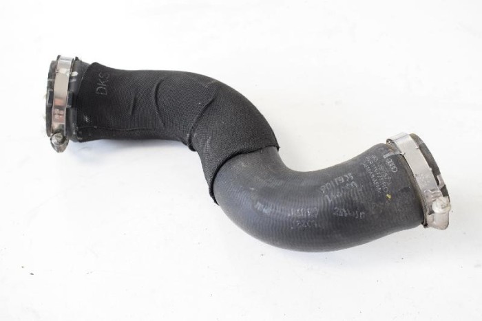 Furtun intercooler dreapta AUDI A4 Avant 8K5, B8 2013 OEM: 8K0145737J | 4078969
