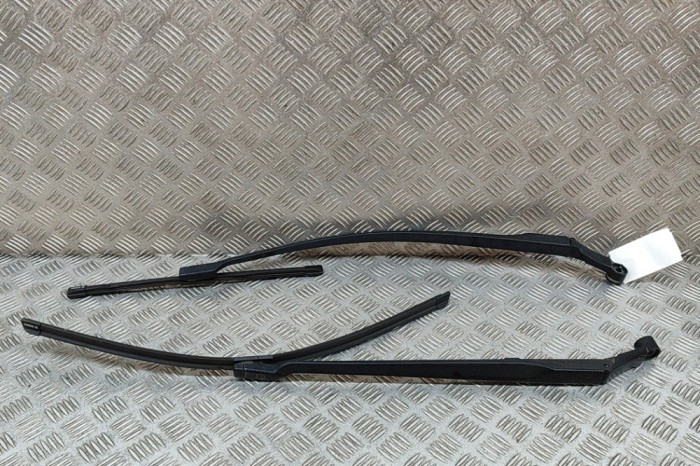 Braț ștergător față TOYOTA AVENSIS Sedan _T27_ 2016 OEM: 85221-05100,85211-05100,3392126101 27358182