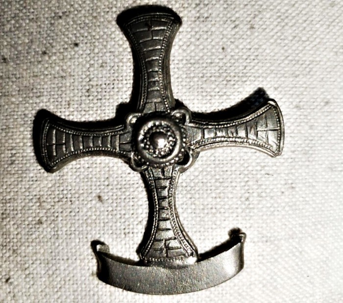 Decoratie britanica cruce celtica metalica cu magnet 5 cm