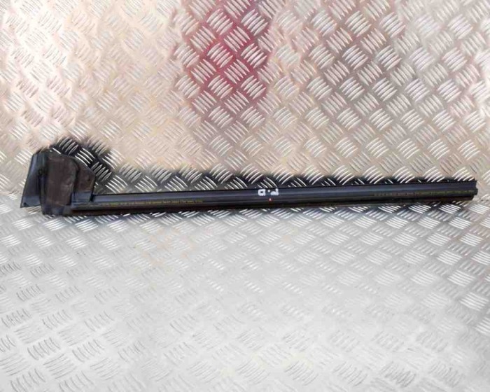 Chedar geam ușă dreapta față TESLA MODEL 3 2019 OEM: 1090495-00-E,1090496-00-E