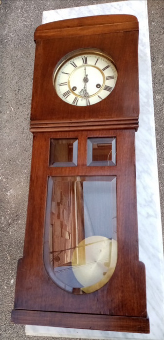 Pendula, ceas de perete antic Art-Deco cutie din lemn furnuruita