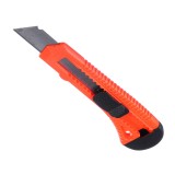 Cutter standard retractabil cu maner din plastic pentru taiere precisa