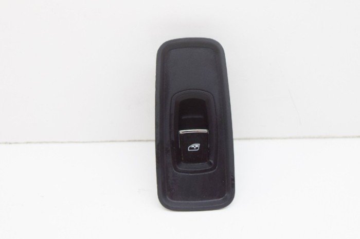 Buton geam ușă dreapta față PORSCHE 911 991 2015 OEM: 99155572302,991.555.723.02 11687055