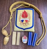 C7 - Lot 3 pionieri - comunism RSR - eghilet galben, ecuson si alte accesorii specifice - piesa colectie