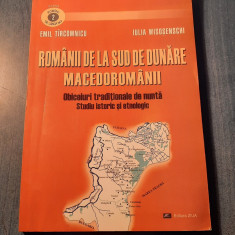 Romanii de la sud de Dunare macedoromanii obiceiuri traditii Emil Tarcomnicu