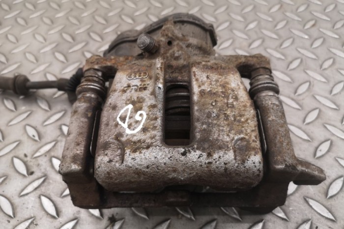 Etrier de fr&acirc;nă dreapta spate AUDI A5 Cabrio 8F7 2011 OEM: Cabrio | 25760781
