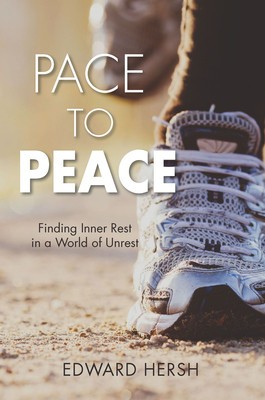 Pace to Peace: Finding Inner Rest in a World of Unrest foto