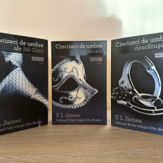 Trilogia Cincizeci de umbre de E.L. James