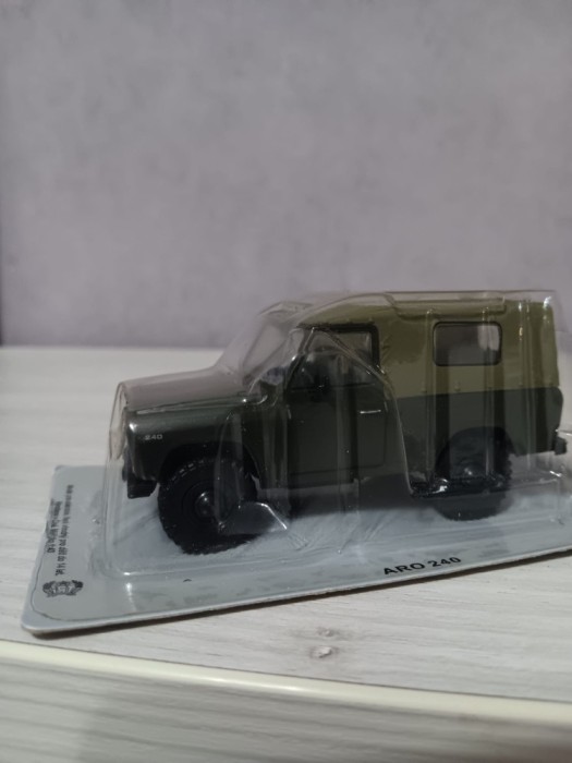 Macheta Aro 240 scara 1/43