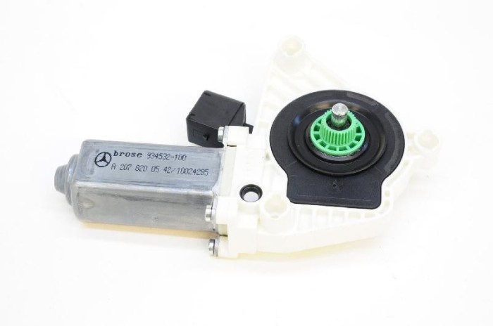 Motor macara geam ușă st&acirc;nga față MERCEDES-BENZ E Coupe C207 2014 OEM: A2078200542 2899745