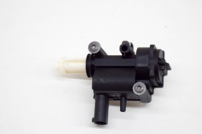 &amp;Icirc;ncuietoare capac rezervor BMW 5 F10 2016 OEM: 7200674 | 13776509 foto