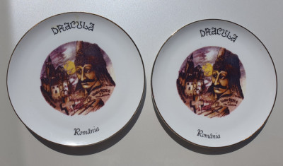 Doua farfurii Dracula Romania, diametru 18.5 cm, facute la Curtea de Arges ARPO foto