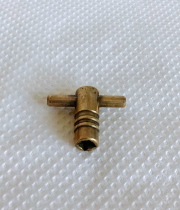 Cheie clasica din bronz pentru ceas cu pendul, 5/5 mm