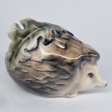 Arici cu frunza - Bibelou portelan romanesc, vechi, vintage