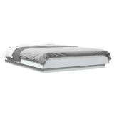 Cumpara ieftin Cadru de pat cu lumini LED, alb, 140x200 cm, lemn prelucrat