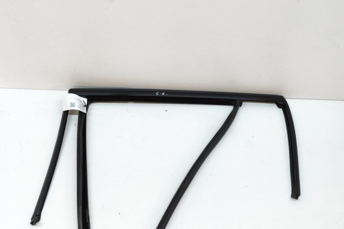 Bandou superior ușă st&acirc;nga spate BMW 3 Touring G21 2022 OEM: 7433975 25031781