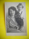 HOPCT 134 N MAMA SI FICA-FAMILIE DE EVREI 1930 -FOTOGRAFIE VECHE TIP CP, Alb-Negru, Romania 1900 - 1950, Portrete