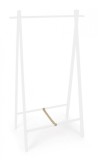 Cumpara ieftin Suport haine lemn alb Daiki 91x50x151 cm