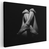 Tablou canvas nud femeie detaliu picioare, negru, alb 1107 Tablou canvas pe panza CU RAMA 80x120 cm