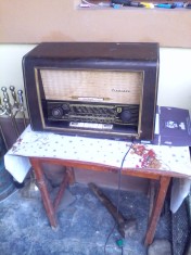 Aparat de Radio pe Lampi.Nordmende Traviata