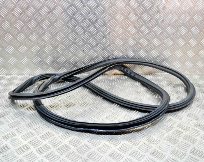 Garnitura ușă dreapta față AUDI Q5 FY 2020 OEM: 80A831721B