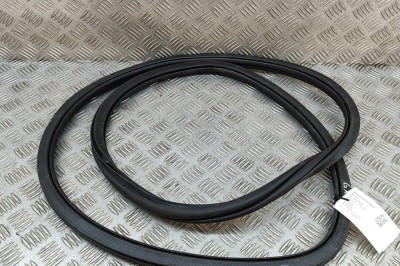 Garnitura ușă st&amp;acirc;nga spate SEAT ARONA KJ7 2019 OEM: 6F9867367F | 26059919 foto