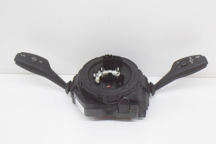 Maneta semnalizare ștergătoare BMW 3 F30, F80 2013 OEM: 10093899,9253746 12112228