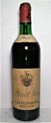 Z 2 -RARITATE vin PINOT NERO, F.KUPELWIESER, BOLZANO, ITALY, recoltare 1957 foto