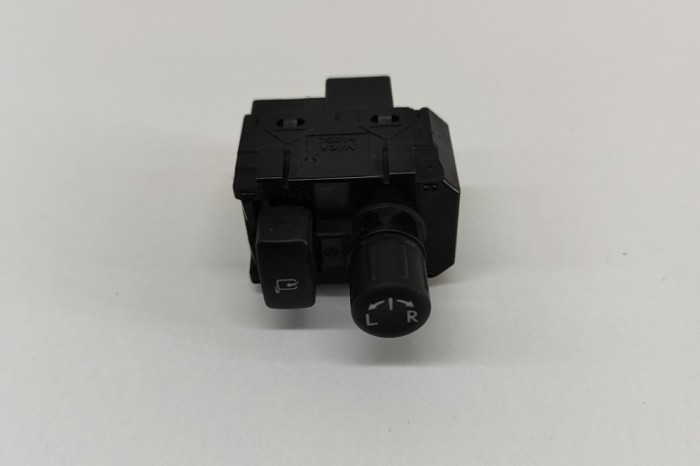 Comutator de reglare oglinda TOYOTA GT 86 Coupe ZN6_ 2012 OEM: 83061-CA000 25345546