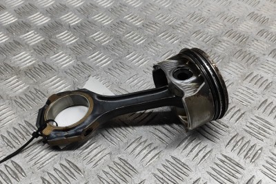 Piston MERCEDES-BENZ CLS C218 2014 OEM: A2780301117,A2780300520 28073653 foto