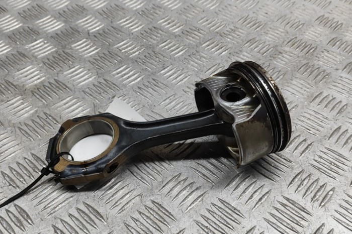 Piston MERCEDES-BENZ CLS C218 2014 OEM: A2780301117,A2780300520 28073653
