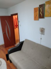 Inchiriez (ofer) garsoniera mobilata, ultracentral, confort 1, etaj 3 din 4, utilata complet, centra