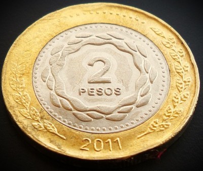 Moneda bimetal 2 PESOS - ARGENTINA, anul 2011 * cod 1566 = GRATUITA foto