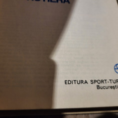 Întrebări și răspunsuri privind circulația rutiera 1977 vintage