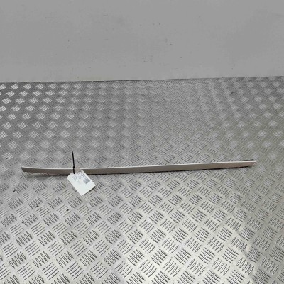 Ornament vertical parbriz st&amp;acirc;nga BMW X5 F15, F85 2015 OEM: 7292405 foto