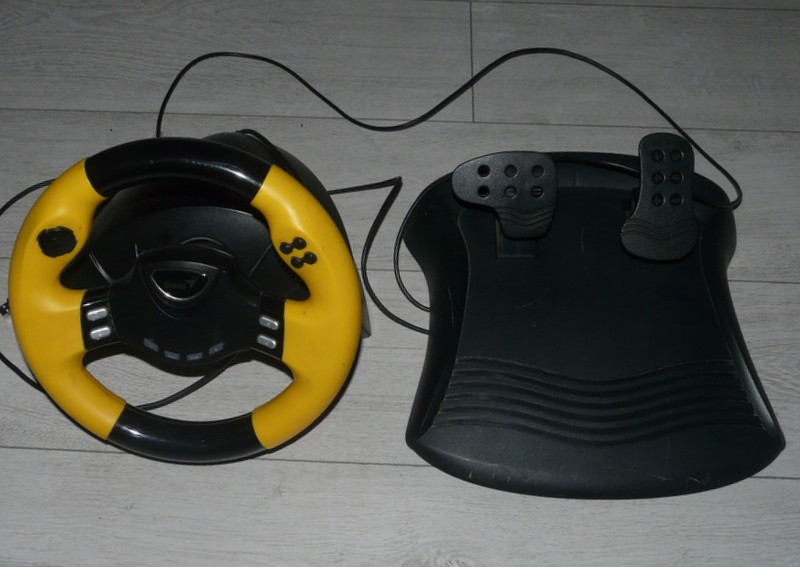 Volan Genius Speed Wheel RV,Turbo,pedale,vibratii,USB,pentru PC/laptop ...