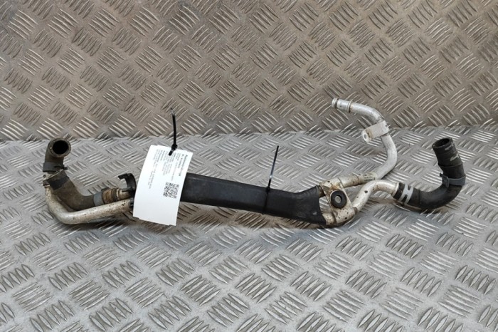 Furtun de lichid de răcire PORSCHE CAYENNE 92A 2016 OEM: 7P5815993,7P5819928A,7P5.819.896,7P5.819.928.A,7P5.819.437,7P5819437,7P5.815.993,7P5819896 |